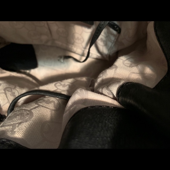 Michael Kors purse - Picture 1 of 3